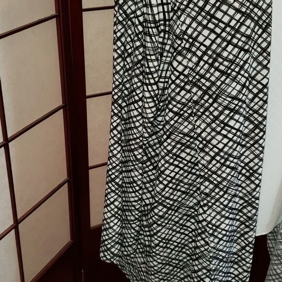 Chelsea Studio Plus Size Black/White Cardigan - Picture 4 of 6